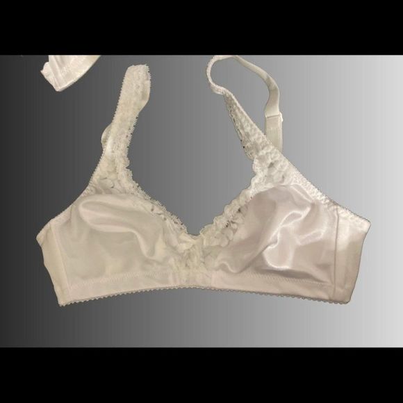 01244 Warner’s bra - Picture 2 of 2